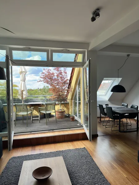 Helle möblierte Dachgeschosswohnung am Helmholtzplatz – Terrasse & Balkon, 75 m², befristet auf 24 M — photo 1